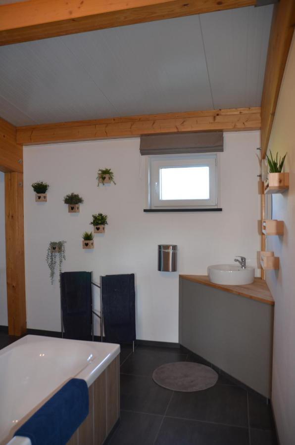 Un Espace Au Bord De L'Eau Paliseul Exterior foto