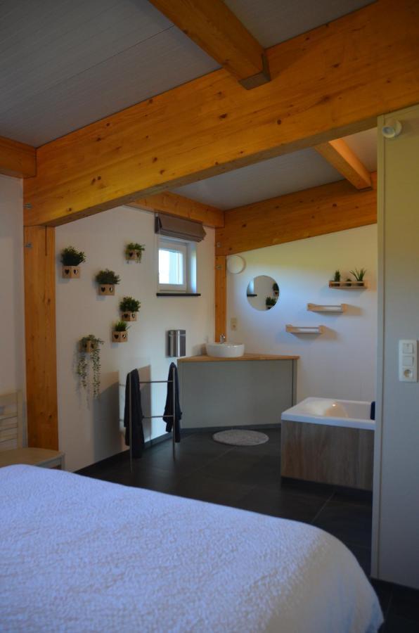 Un Espace Au Bord De L'Eau Paliseul Exterior foto