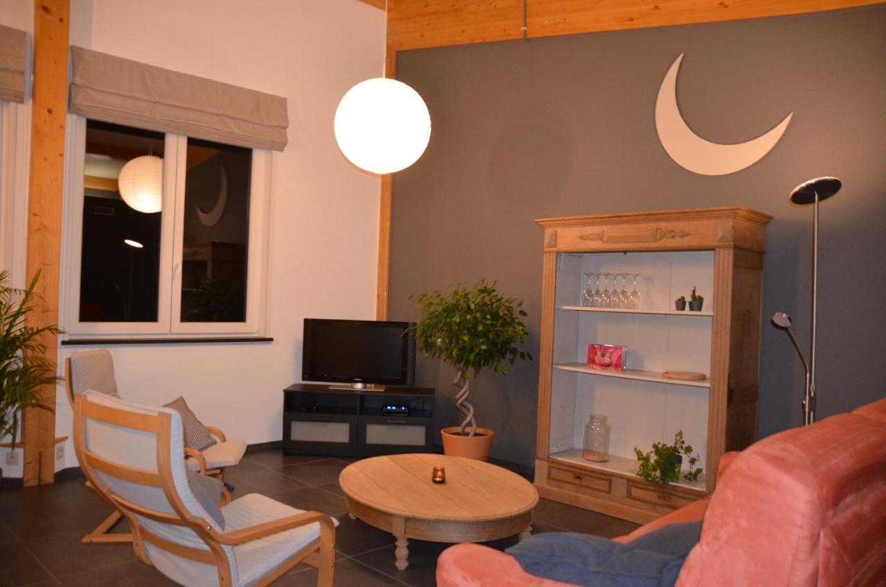 Un Espace Au Bord De L'Eau Paliseul Exterior foto